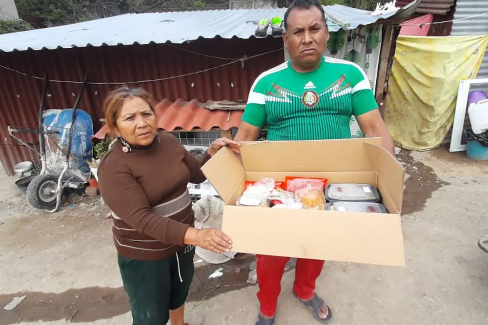 A instituição Dr. Sonrisas, no México, recebeu apoio da Henkel para a distribuição de alimentos para pessoas em situação de vulnerabilidade social.