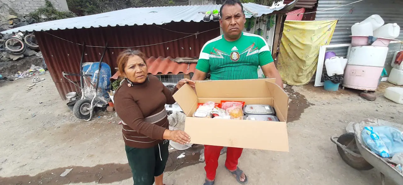 A instituição Dr. Sonrisas, no México, recebeu apoio da Henkel para a distribuição de alimentos para pessoas em situação de vulnerabilidade social.