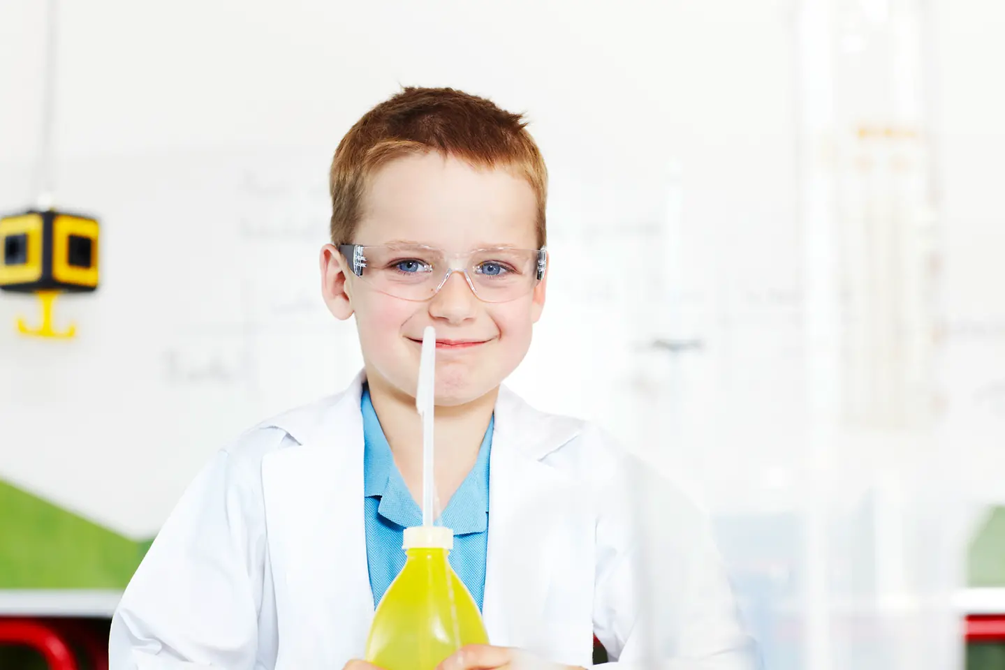 Boy experimenting in the Forschwelt.